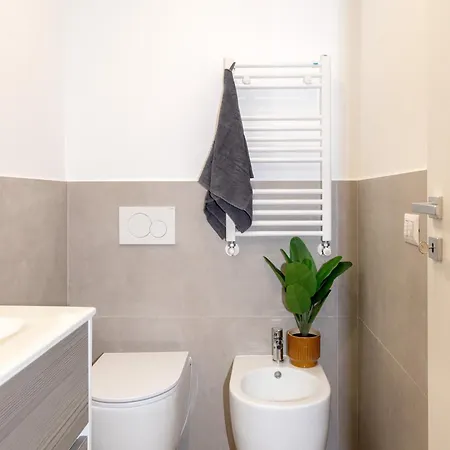 Penthouse Meda 169 -modern Near Tiburtina By Rhr Apartamento
